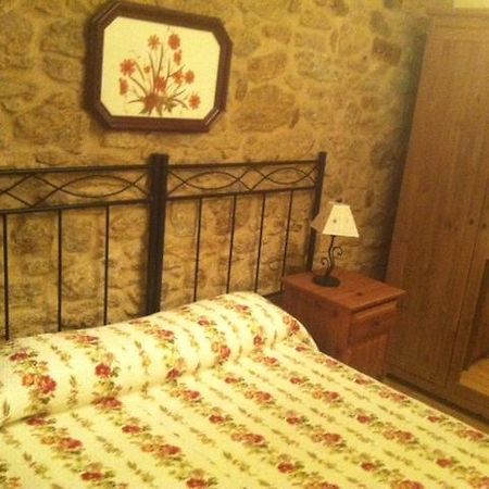 Pension A Cochera Ferrol Quarto foto