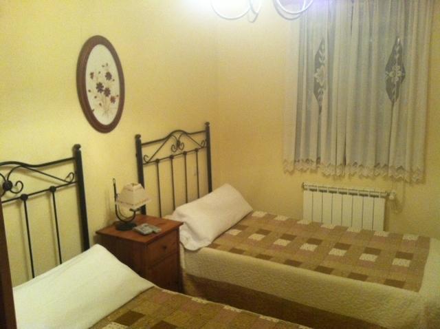 Pension A Cochera Ferrol Quarto foto